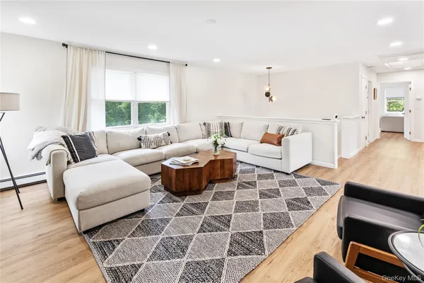 $6,000 | Undisclosed Address, Hampton Bays, NY 11946