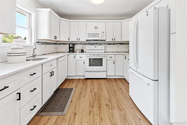 $6,000 | Undisclosed Address, Hampton Bays, NY 11946