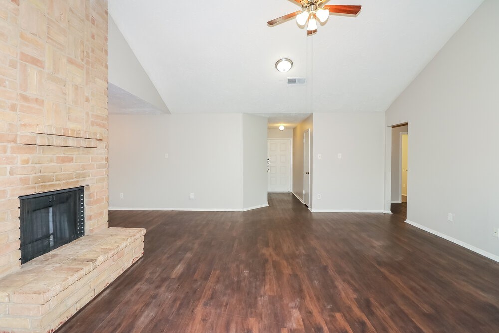 15826 Beechnut Street Houston, TX 77083 - Photo 4 of 16