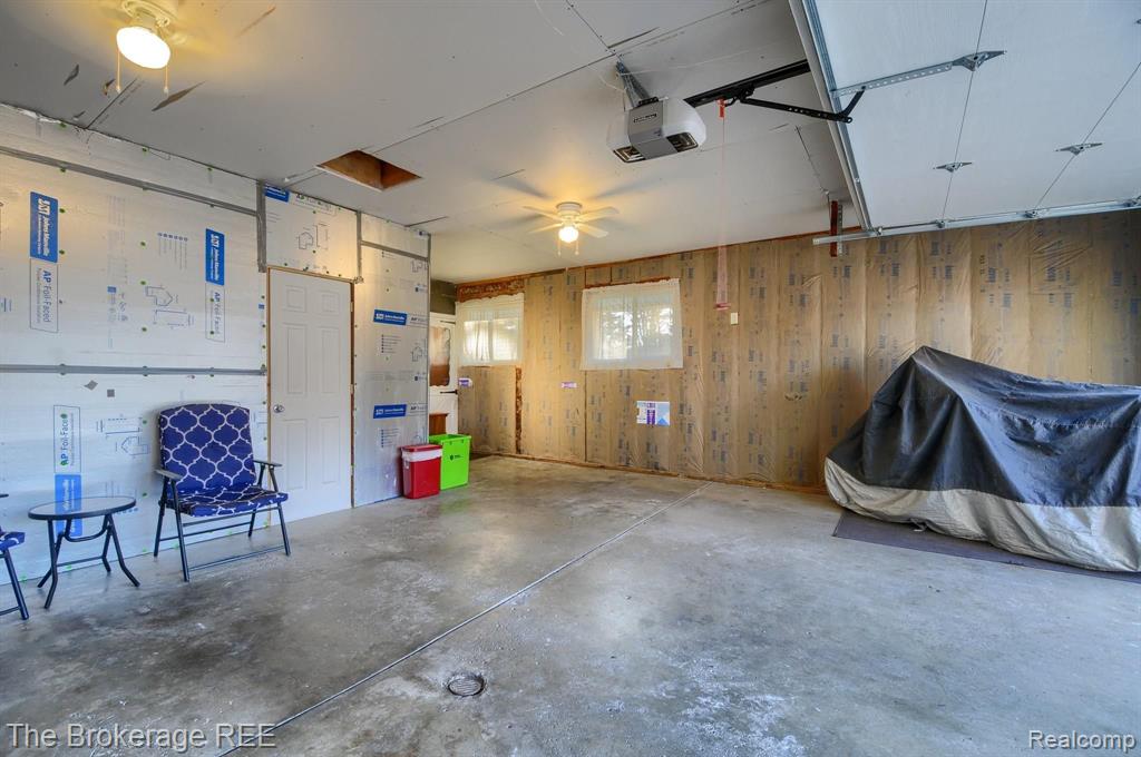 8406 North Seymour Road Flushing, MI 48433 - Photo 17 of 36