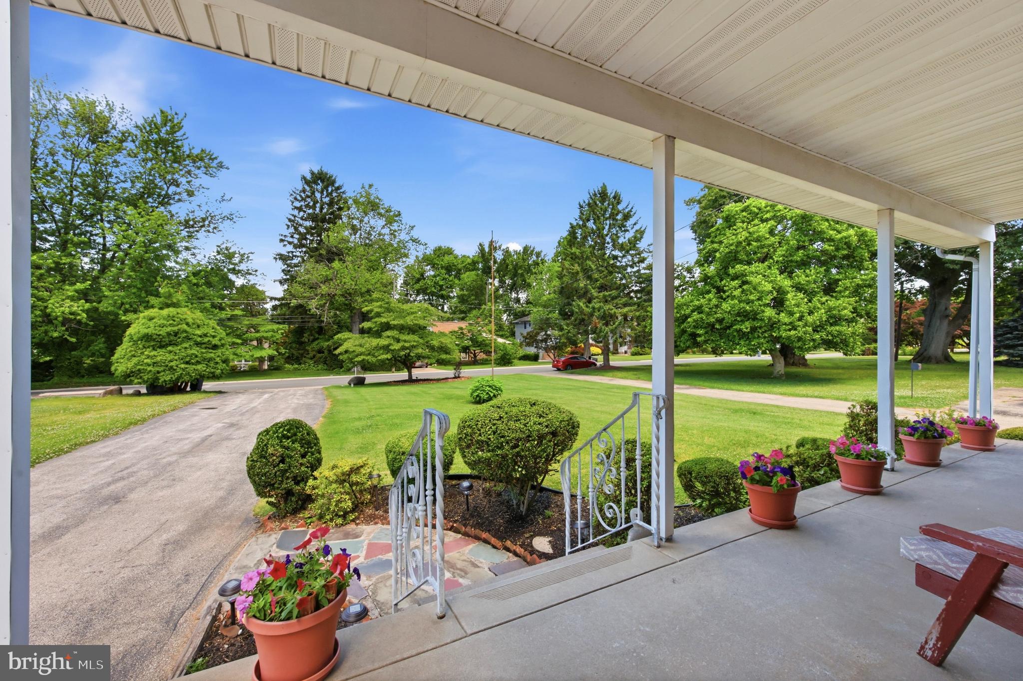 1004 Green Lane Secane, PA 19018 - Photo 7 of 49 a view of a garden with patio