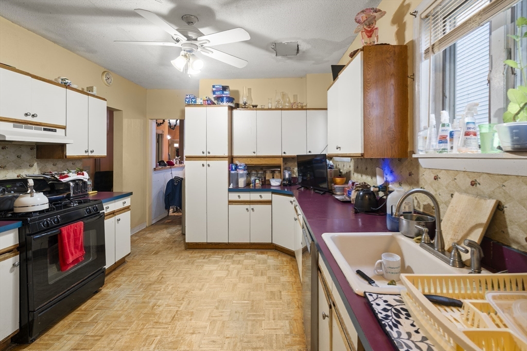 87 Hamilton Street Boston, MA 02125 - Photo 17 of 39