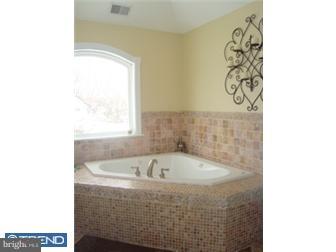 156 Red Stone Ridge Delran, NJ 08075 - Photo 6 of 12 Bathroom