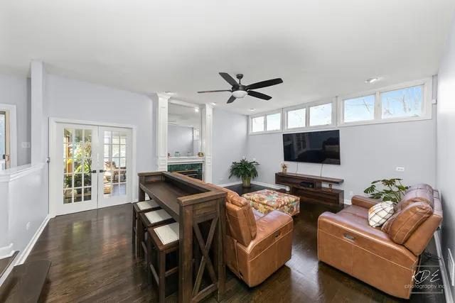 $825,000 | 940 Burnham Court, Aurora, IL 60502