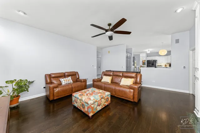 $825,000 | 940 Burnham Court, Aurora, IL 60502