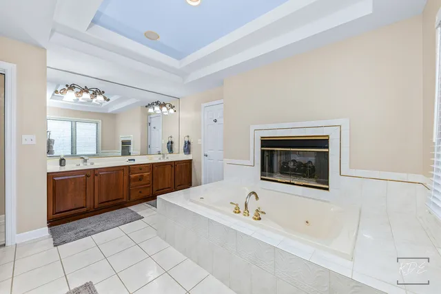 $825,000 | 940 Burnham Court, Aurora, IL 60502