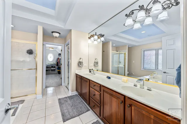 $825,000 | 940 Burnham Court, Aurora, IL 60502