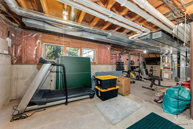 $825,000 | 940 Burnham Court, Aurora, IL 60502