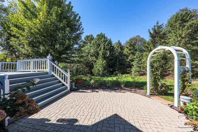 $825,000 | 940 Burnham Court, Aurora, IL 60502