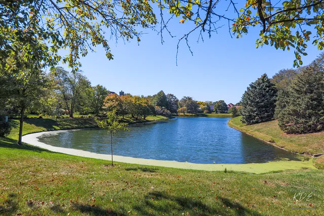 $825,000 | 940 Burnham Court, Aurora, IL 60502