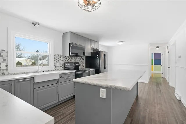 $645,000 | 37 Lexington Avenue, Methuen, MA 01844