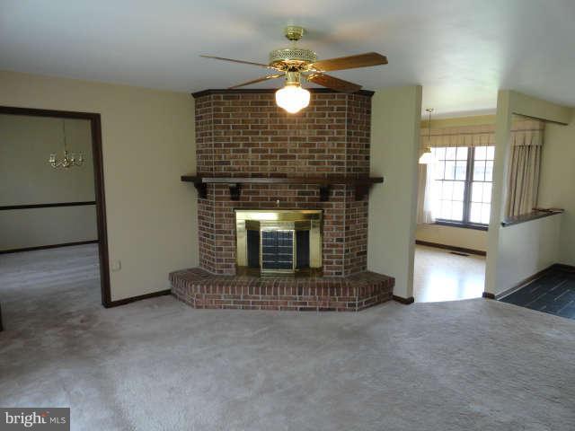 7141 Poole Jones Road Frederick, MD 21702 - Photo 2 of 22 Living Room