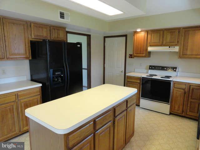 7141 Poole Jones Road Frederick, MD 21702 - Photo 6 of 22 Kitchen