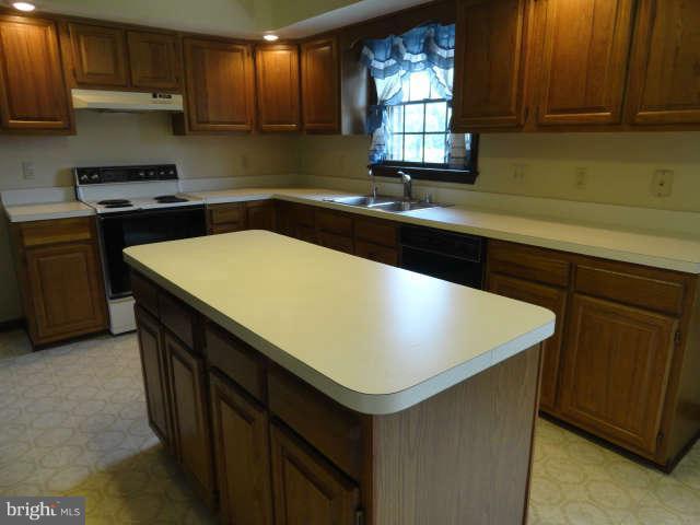 7141 Poole Jones Road Frederick, MD 21702 - Photo 9 of 22 Kitchen