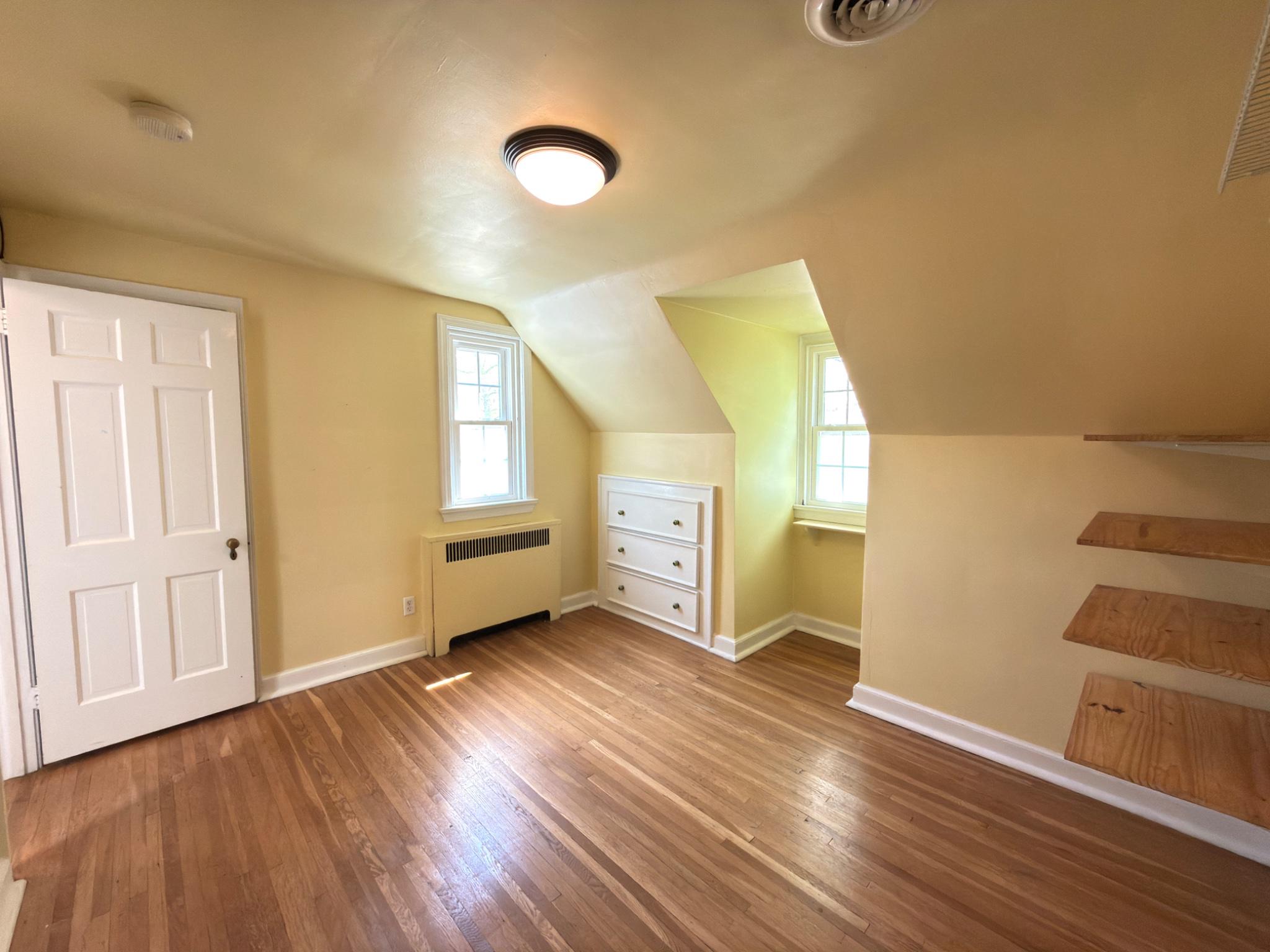 418 East Country Club Lane Wallingford, PA 19086 - Photo 40 of 59 middle bedroom