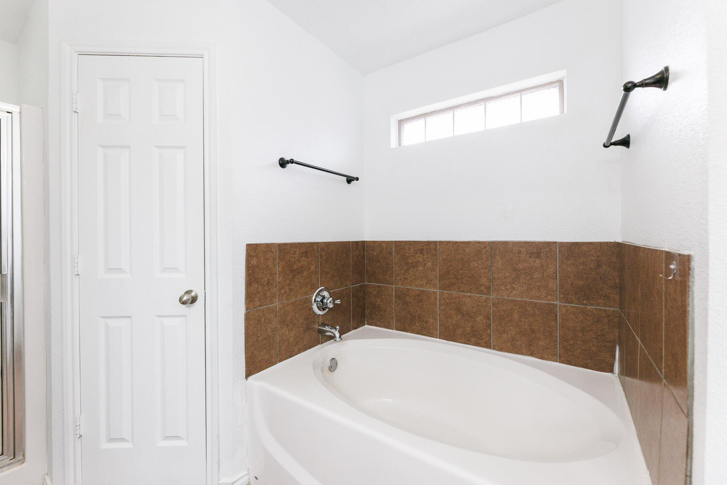 6906 37th Street Lubbock, TX 79407 - Photo 26 of 50 Primary Bathroom