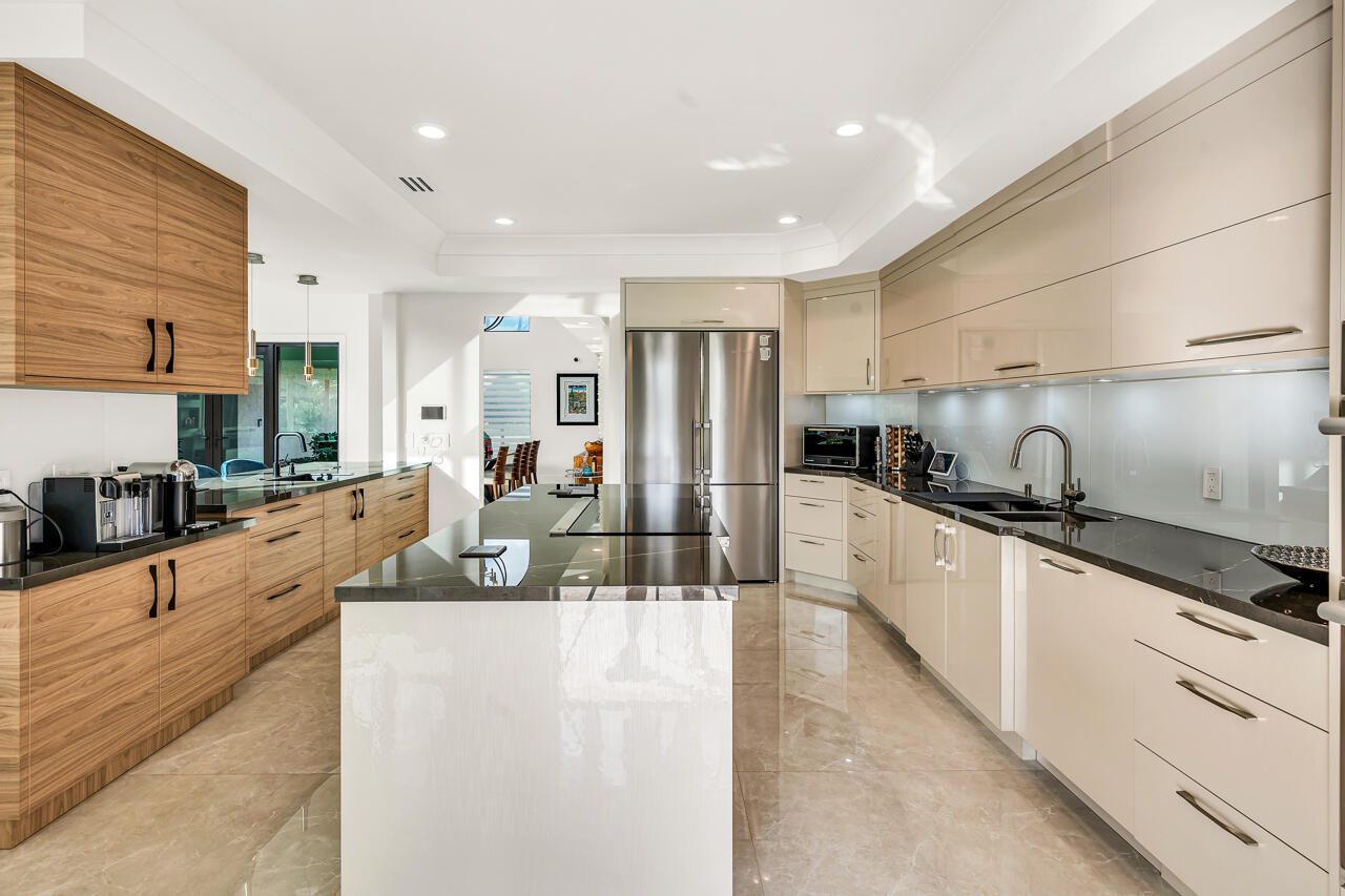 2692 Northwest 45th Street Boca Raton, FL 33434 - Photo 13 of 50 20221205181257052324000000-o