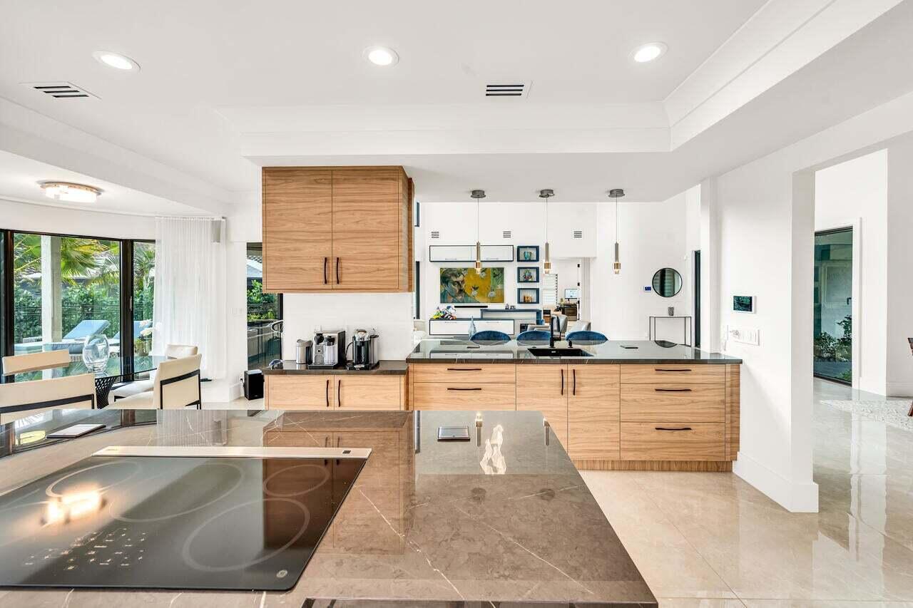 2692 Northwest 45th Street Boca Raton, FL 33434 - Photo 15 of 50 20221205181300263901000000-o