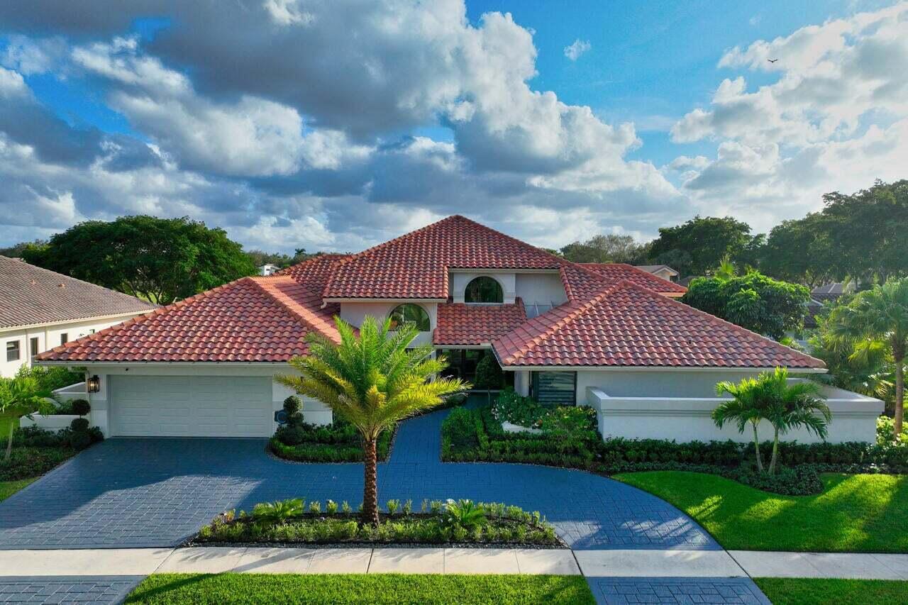2692 Northwest 45th Street Boca Raton, FL 33434 - Photo 2 of 50 20221205181237093696000000-o