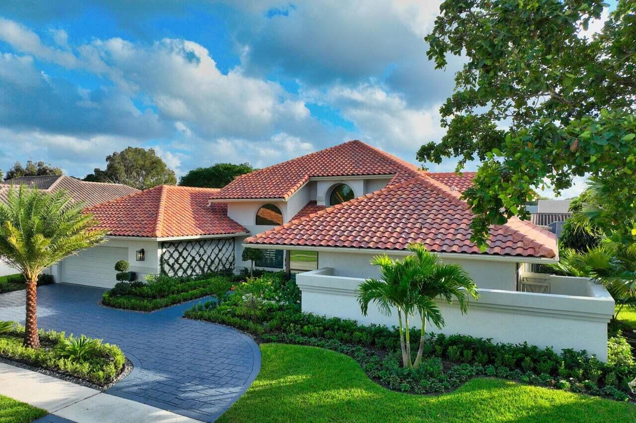 2692 Northwest 45th Street Boca Raton, FL 33434 - Photo 3 of 50 20221205181354648799000000-o