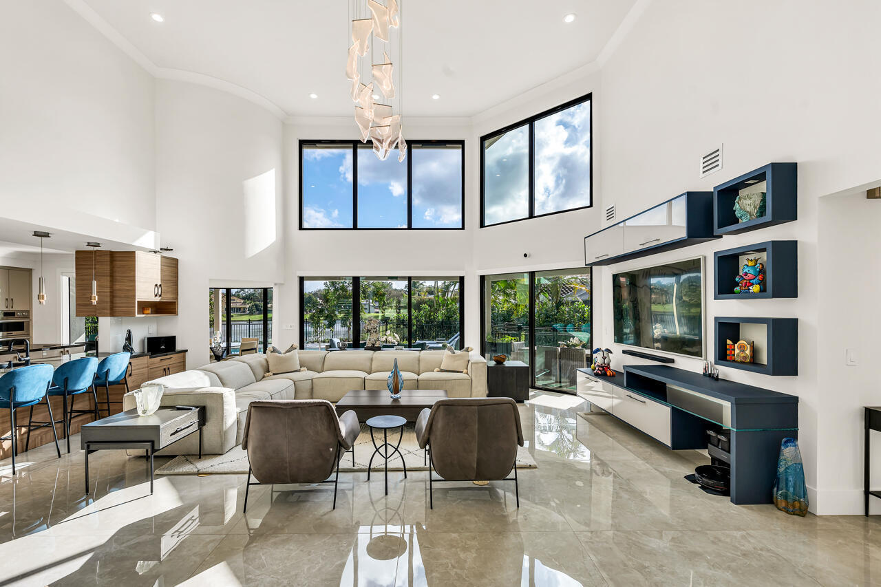 2692 Northwest 45th Street Boca Raton, FL 33434 - Photo 6 of 50 20221205181244813600000000-o