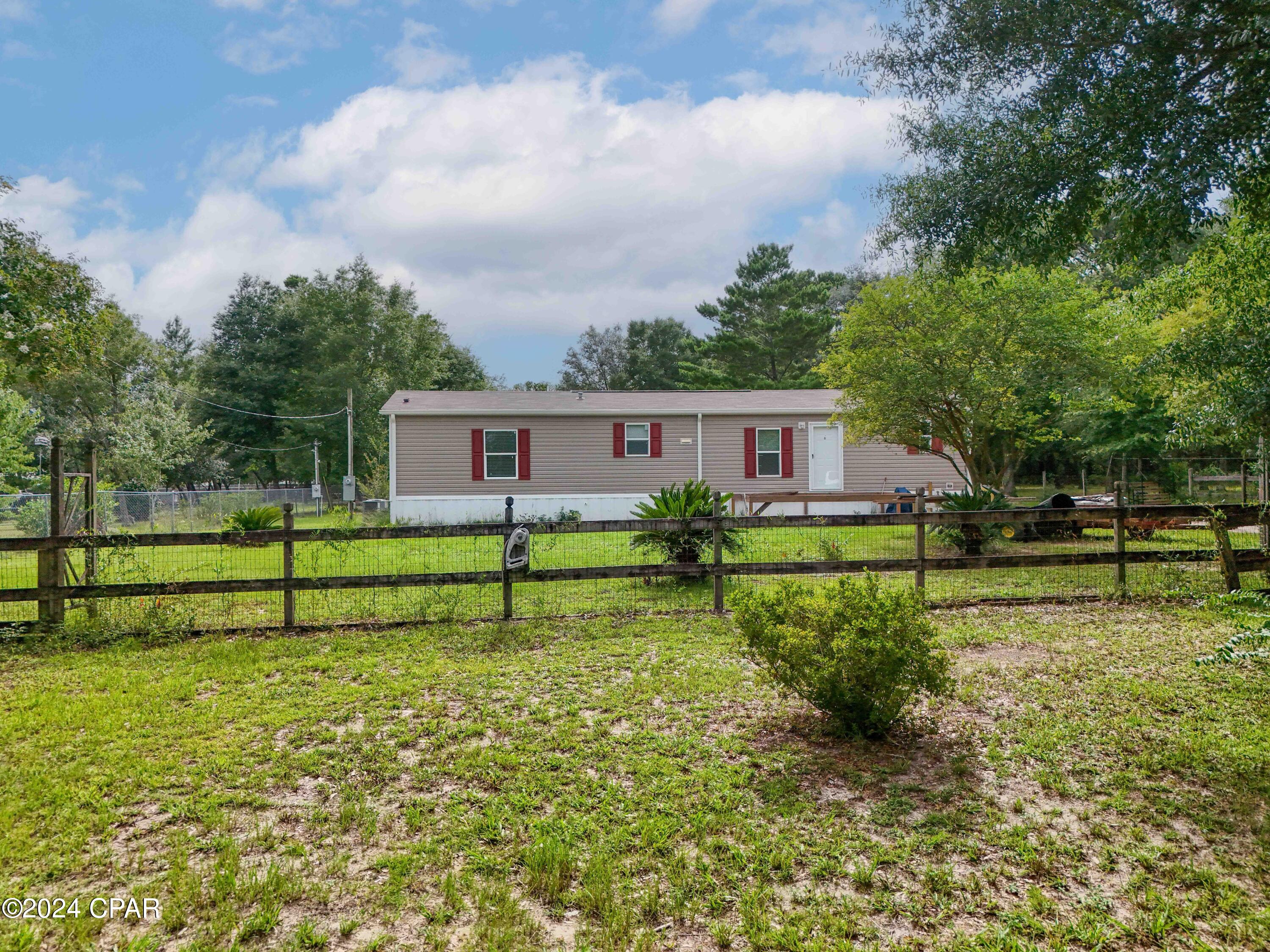 12525 Perkins Road Southport, FL 32409 - Photo 4 of 39
