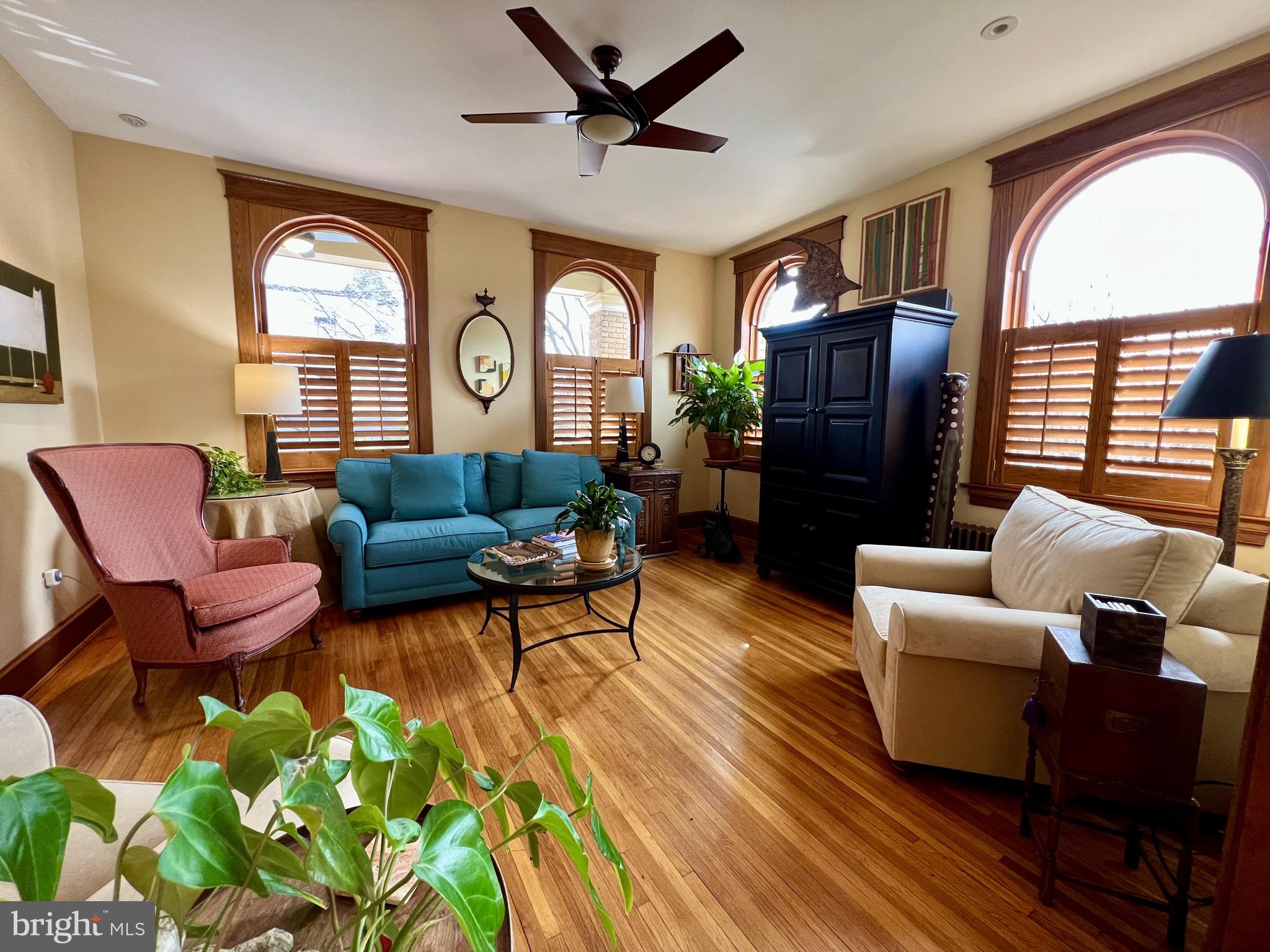 1100 E Street Northeast Washington, DC 20002 - Photo 11 of 66 5 windows and 2 wall size doors