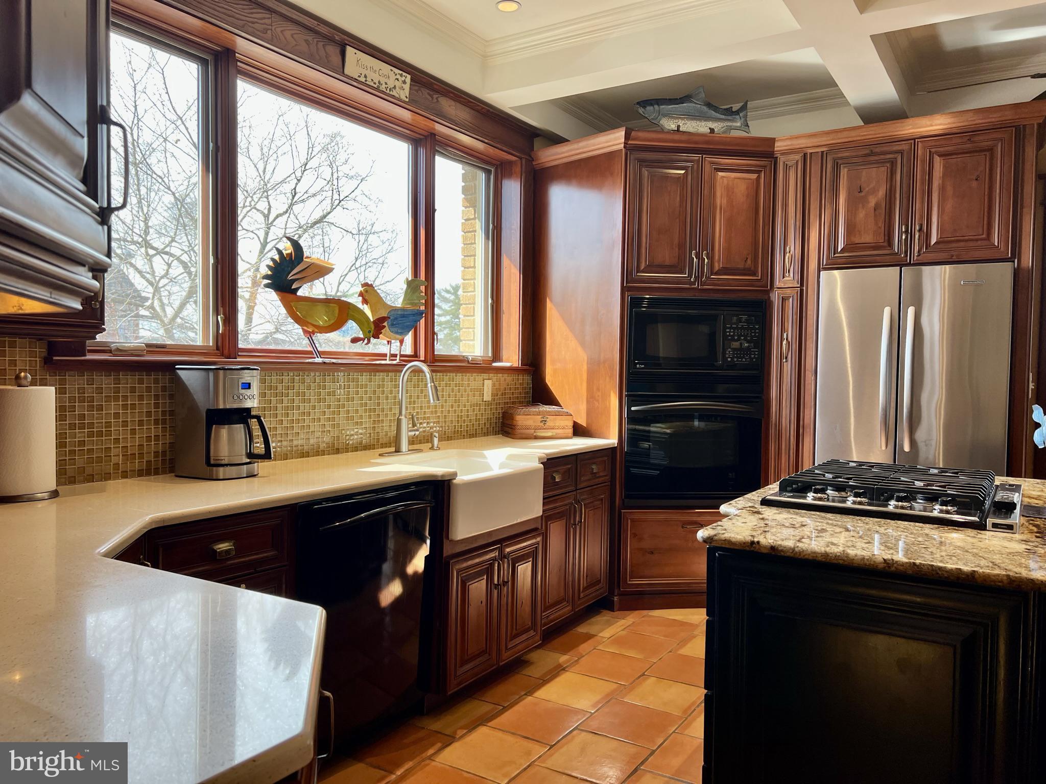 1100 E Street Northeast Washington, DC 20002 - Photo 26 of 66 Light & bright , warm with charm; TRADITIONAL