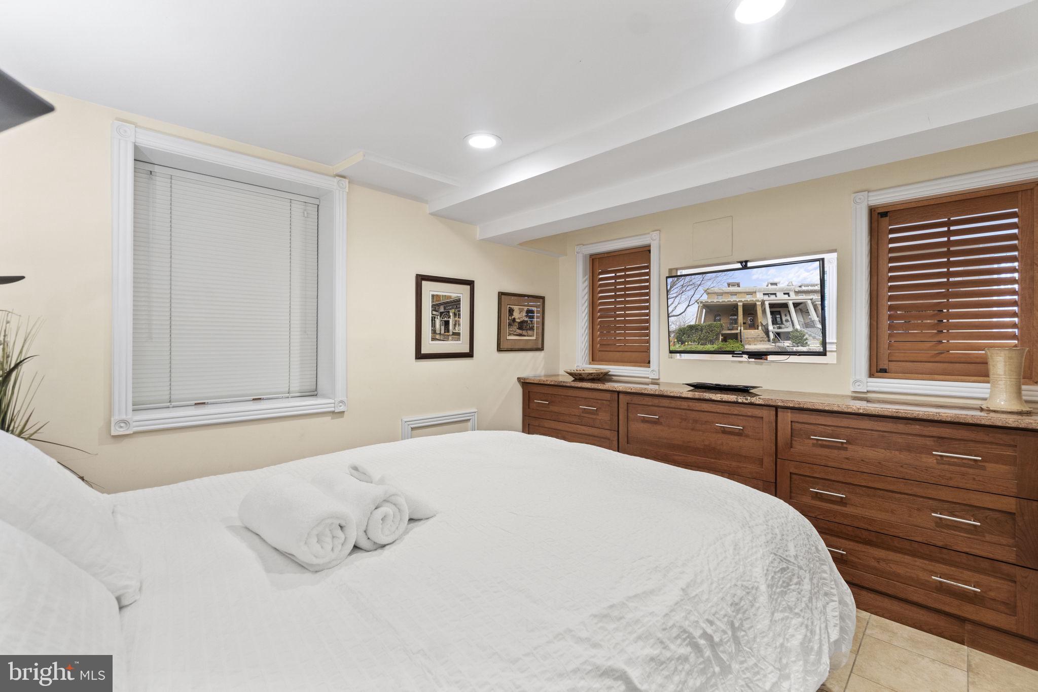 1100 E Street Northeast Washington, DC 20002 - Photo 56 of 66 Revolving TV is all yours