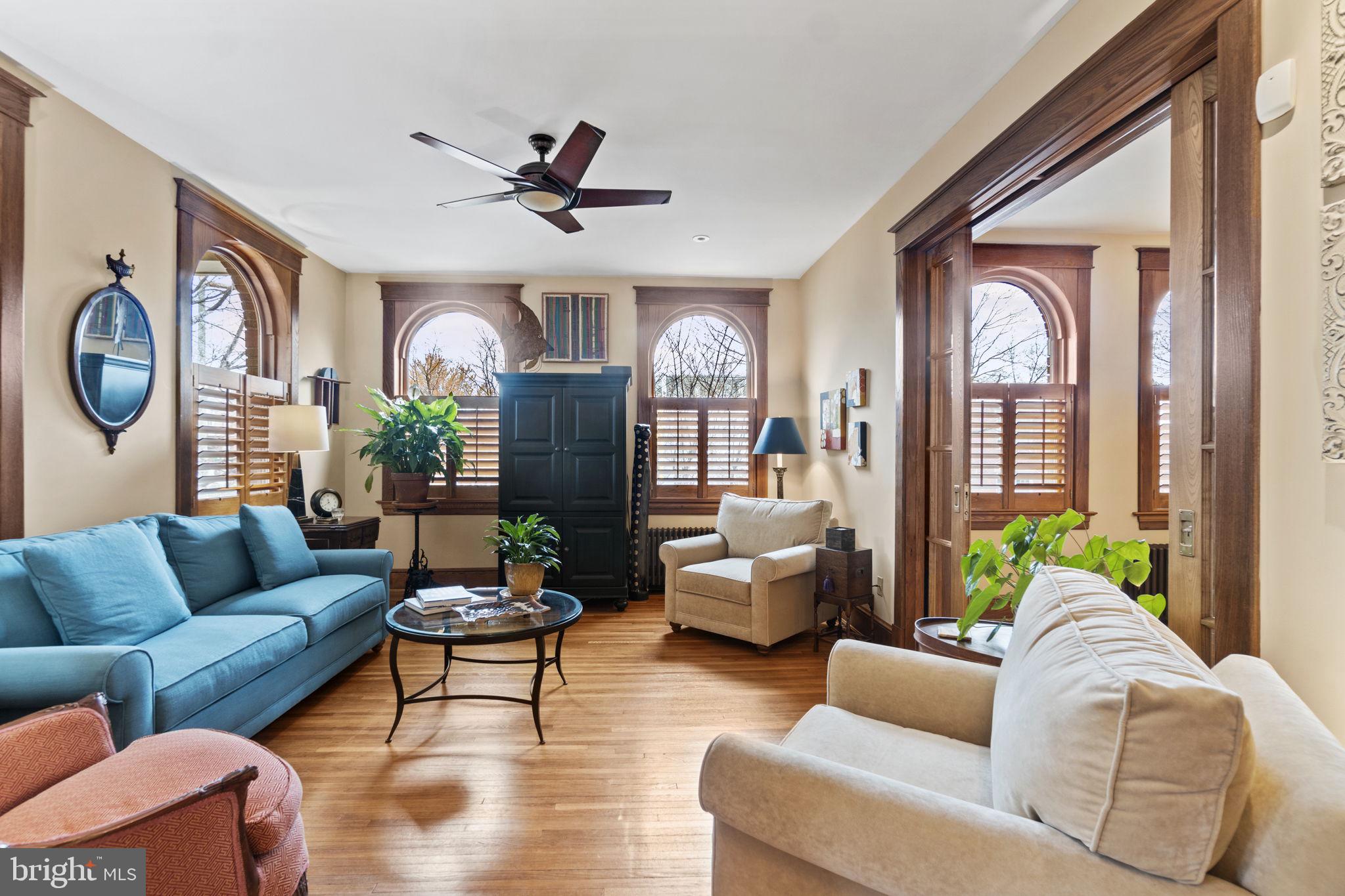 1100 E Street Northeast Washington, DC 20002 - Photo 7 of 66 Bright south facing living room