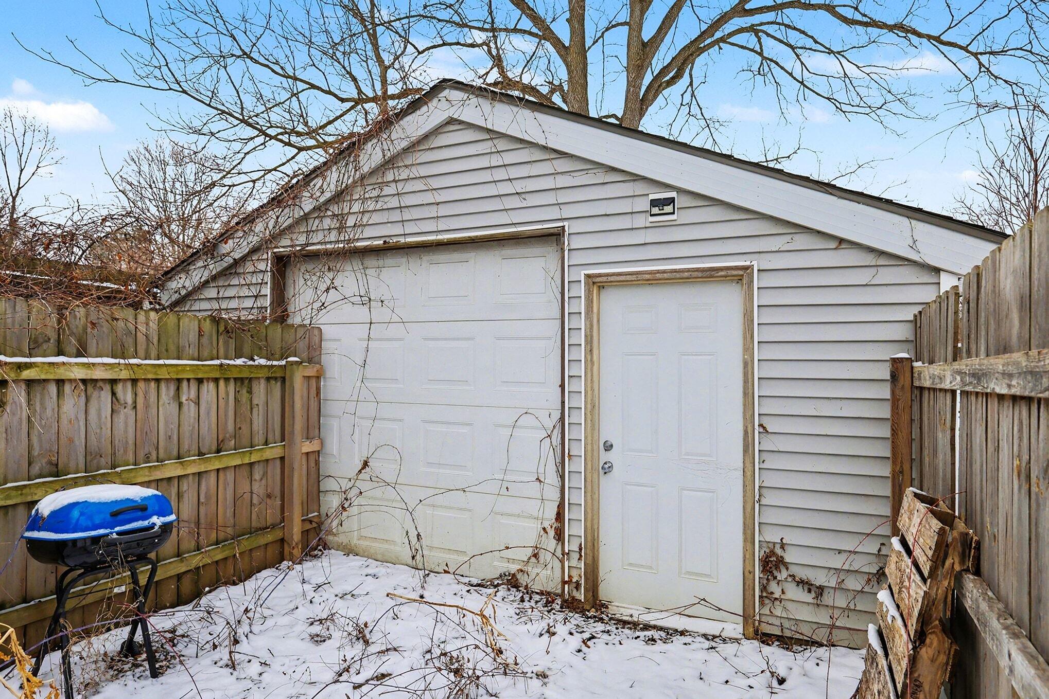 121 Frost Street Jackson, MI 49202 - Photo 21 of 26 025_img_3842_490
