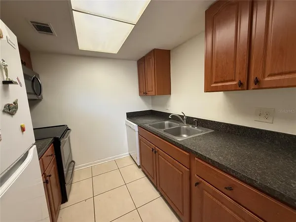 $1,445 | 4725 Joseph Court, Unit 234, Tampa, FL 33614