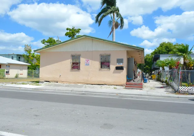 $250,000 | 701 Southwest Ave D, Unit 1, Belle Glade, FL 33430