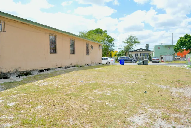 $250,000 | 701 Southwest Ave D, Unit 1, Belle Glade, FL 33430