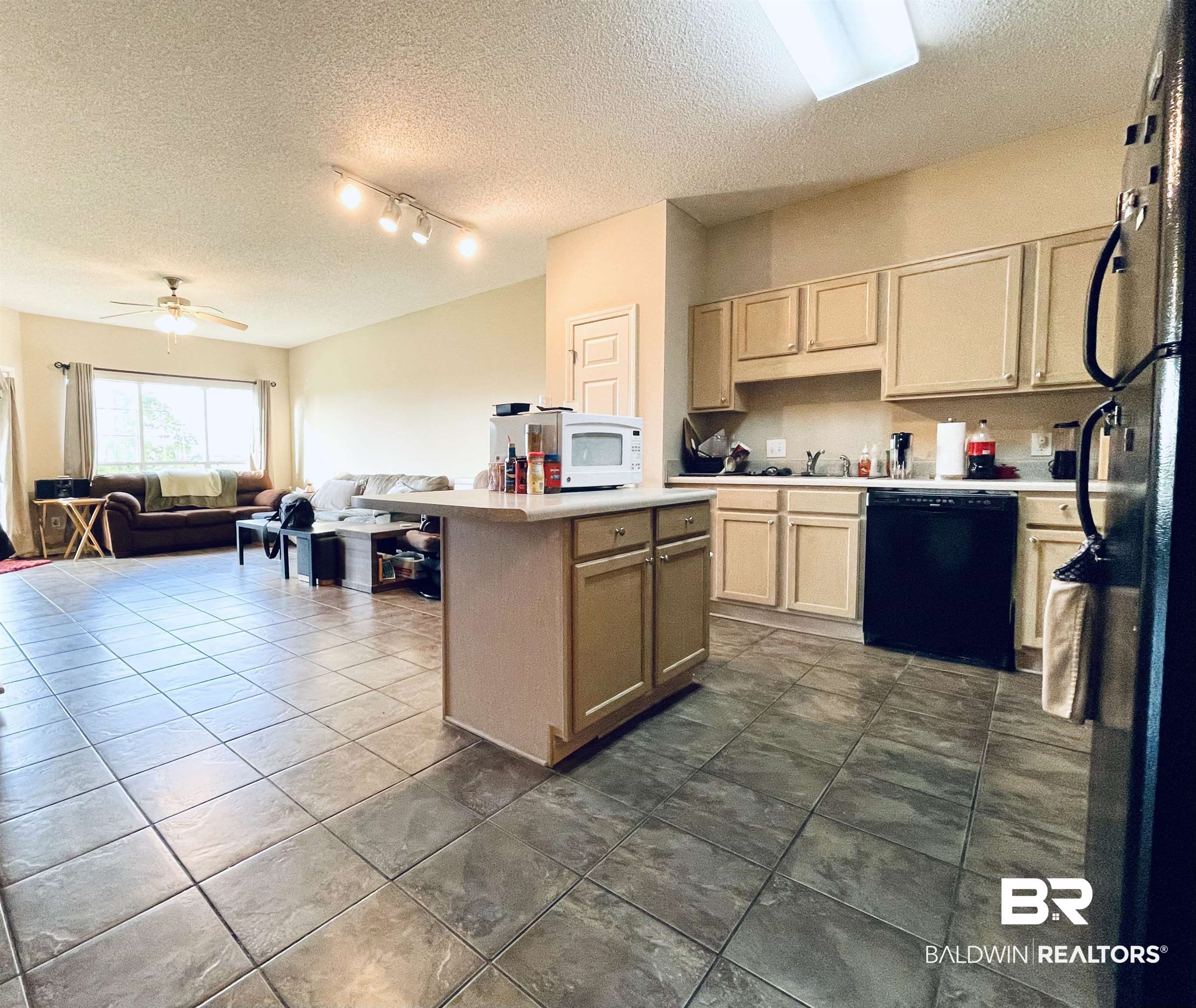 2651 South Juniper Street, Unit 1205 Foley, AL 36535 - Photo 8 of 23 Kitchen/living room