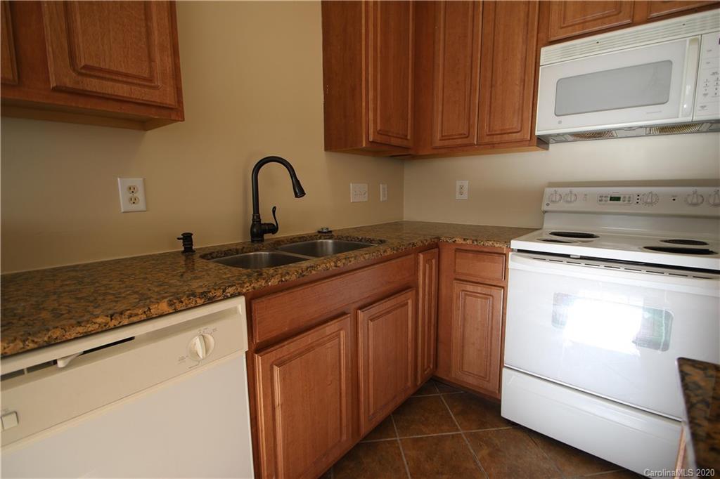 2043 Lennox Square Road Charlotte, NC 28210 - Photo 8 of 25 Gallery Image 8