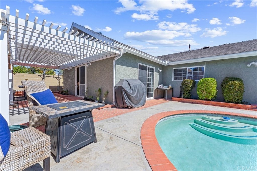 1013 London Circle Placentia, CA 92870 - Photo 37 of 45 a room with furniture and a pool table