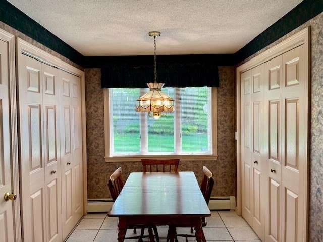 83 Pilgrim Road Springfield, MA 01118 - Photo 8 of 42 a room with furniture and window