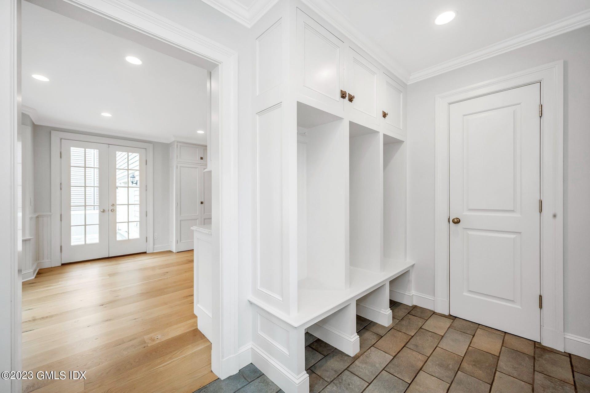 10 Thorn Hill Road Riverside, CT 06878 - Photo 11 of 29 022-451977-MTZ_3262_12844948
