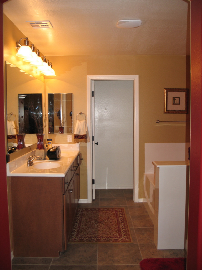 2332 West Steed Ridge Phoenix, AZ 85085 - Photo 3 of 11 Bathroom