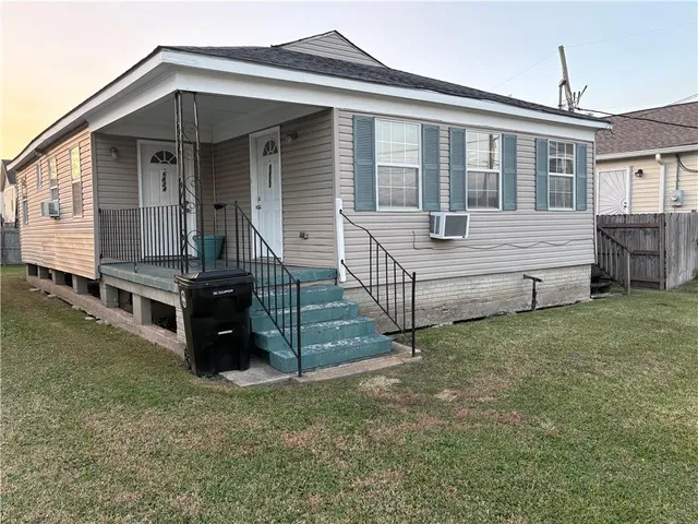 $950 | 6432 Baccich Street, New Orleans, LA 70122