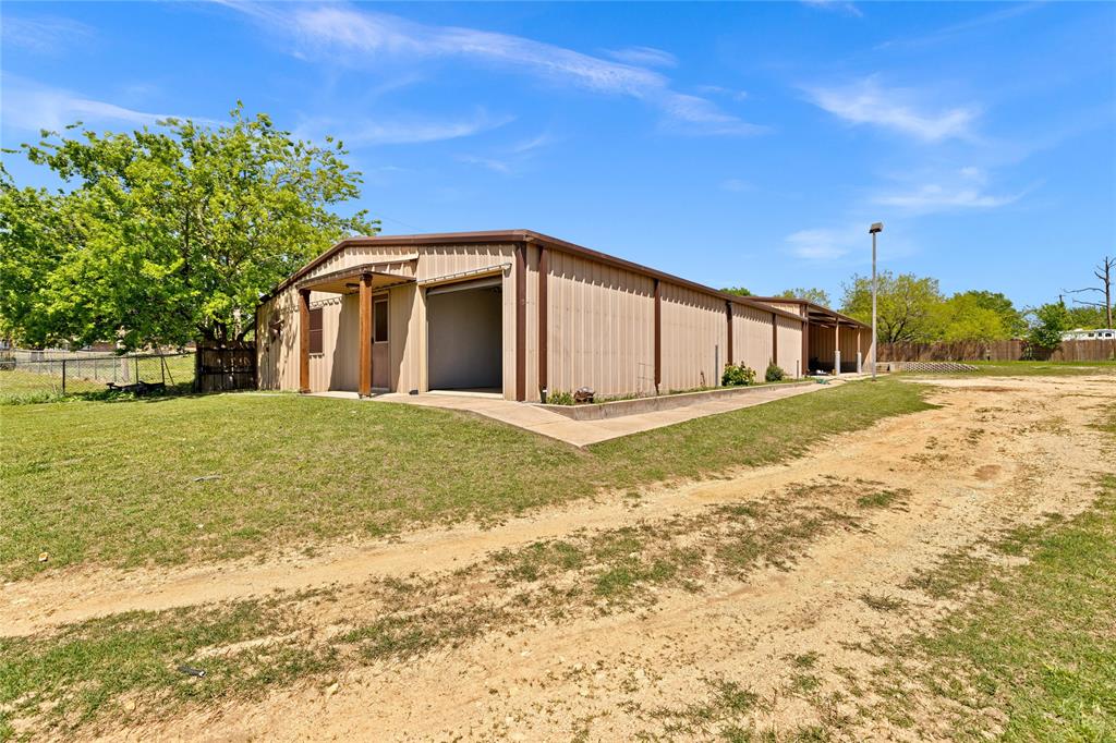 4031 Burleson Retta Road Burleson, TX 76028 - Photo 26 of 38 ADU with private garage
