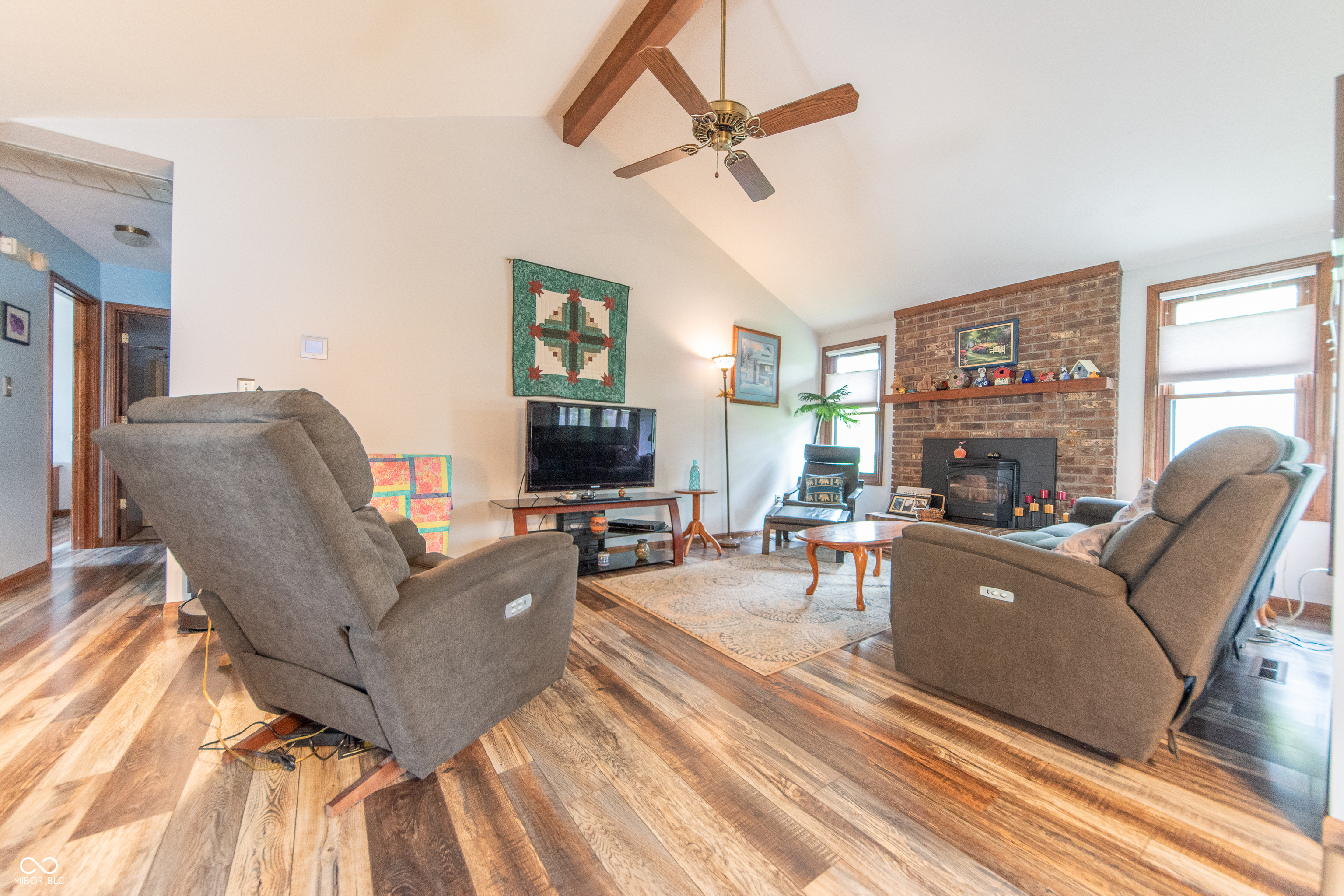 3003 Fox Pointe Drive Columbus, IN 47203 - Photo 3 of 35