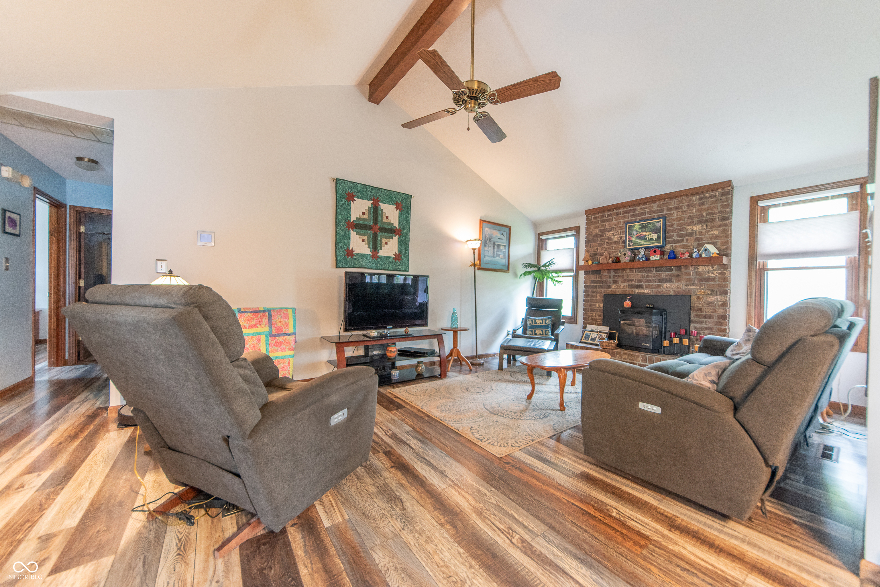 3003 Fox Pointe Drive Columbus, IN 47203 - Photo 4 of 35