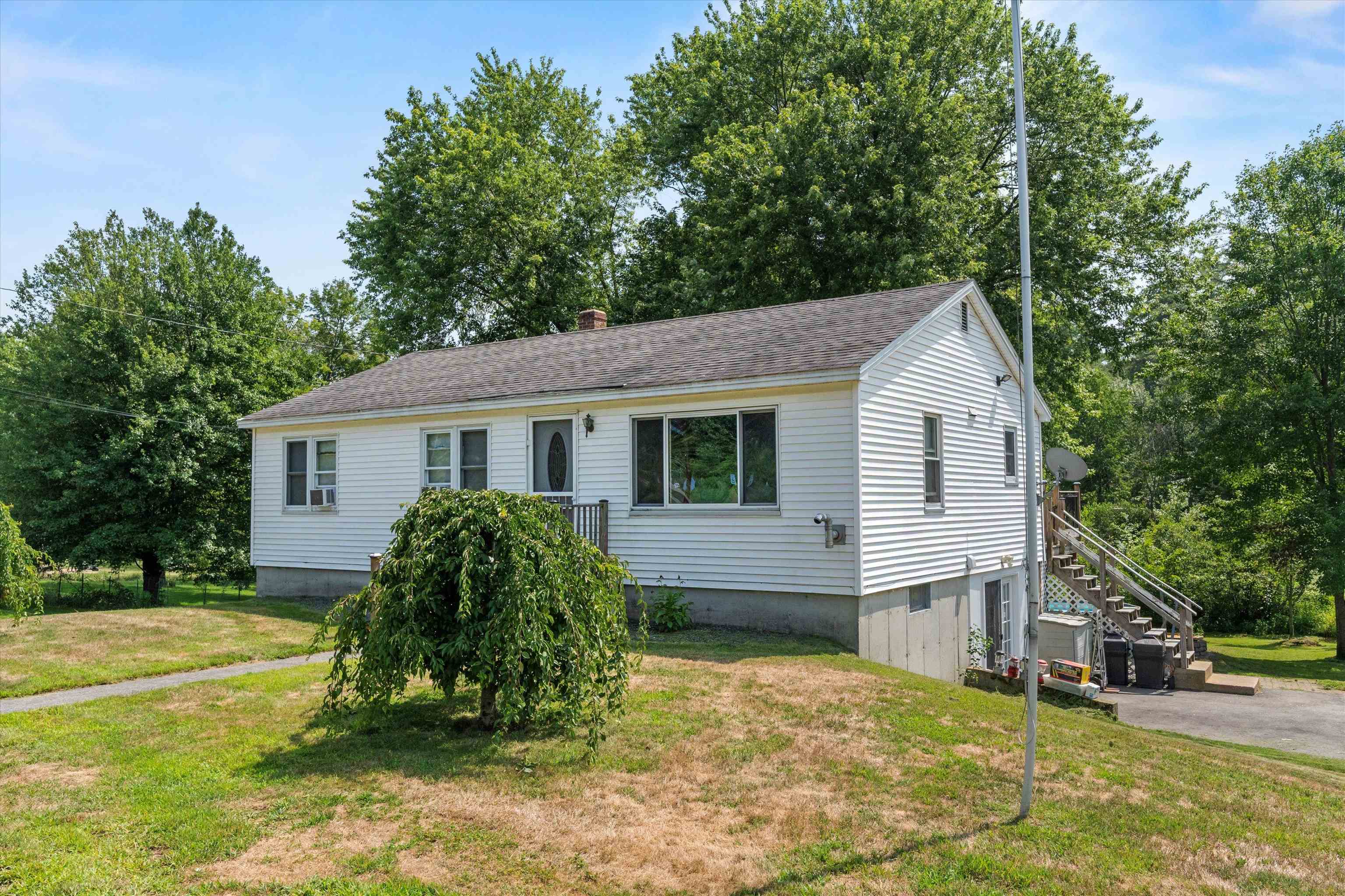 18 Loudon Road Pittsfield, NH 03263 - Photo 3 of 50