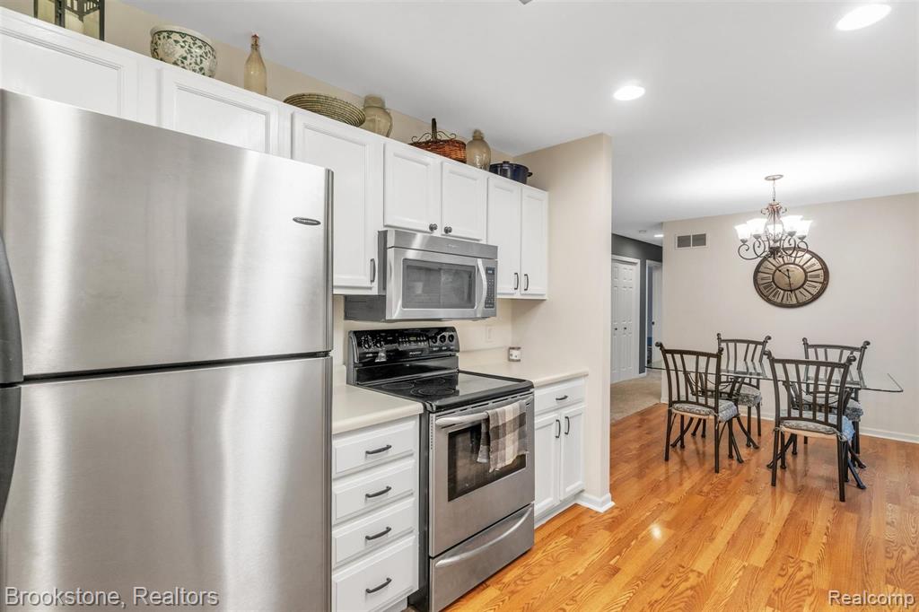 927 Frank Road Lake Orion, MI 48362 - Photo 13 of 44 Gallery Image 13
