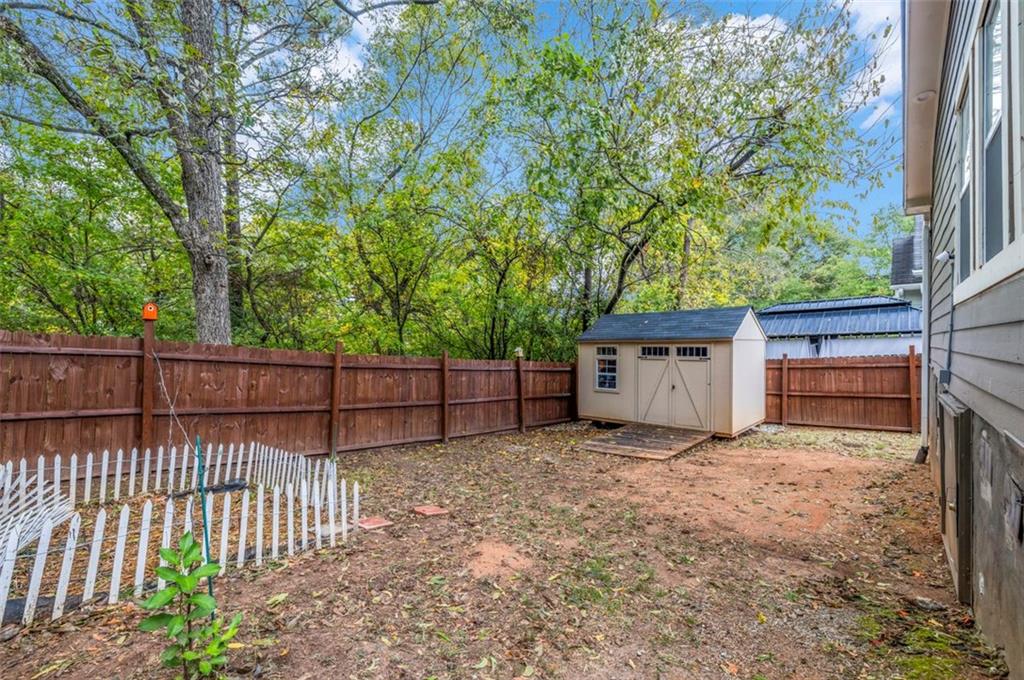 545 Grant Street Southwest Atlanta, GA 30315 - Photo 17 of 18 a view of a backyard