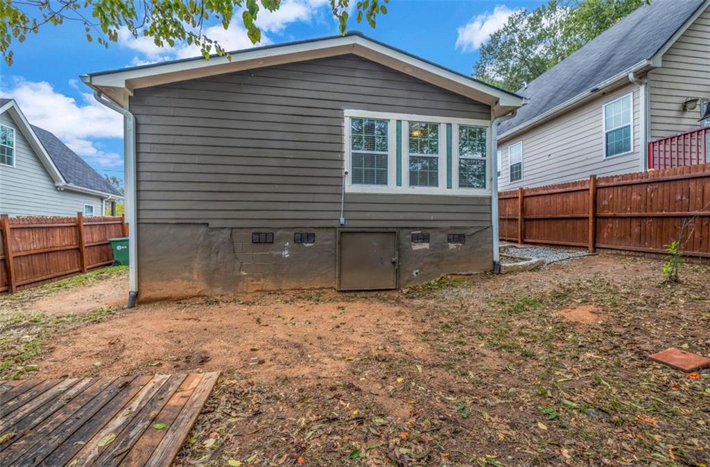 545 Grant Street Southwest Atlanta, GA 30315 - Photo 18 of 18 a backyard of a house