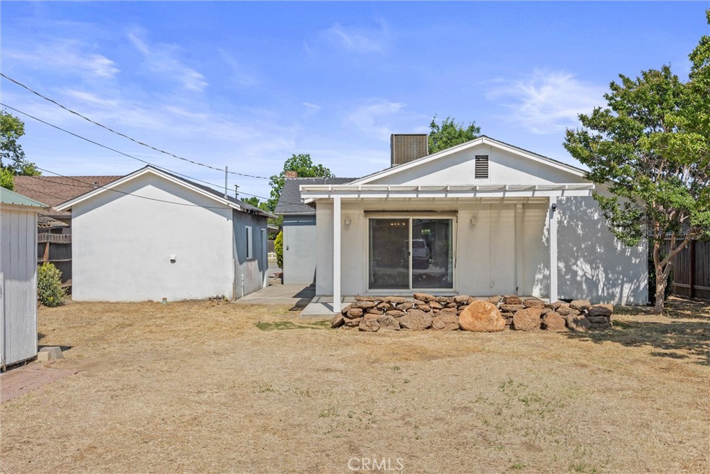 417 Jefferson Street Willows, CA 95988 - Photo 29 of 32 a front view of a house with a yard