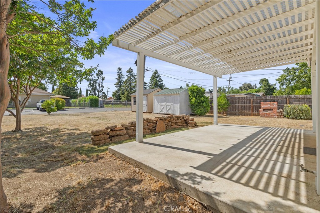 417 Jefferson Street Willows, CA 95988 - Photo 32 of 32 a view of a backyard of the house